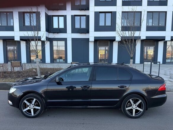 2012 Skoda Superb II, чёрный, 850000 рублей - вид 8