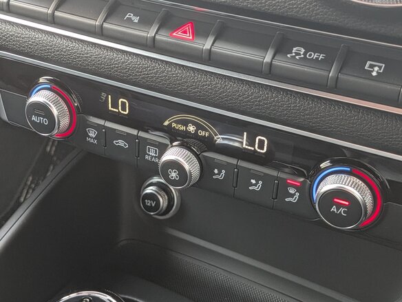 2016 Audi A3 III (8V), чёрный, 2100000 рублей - вид 9