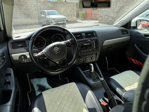 2015 Volkswagen Jetta VI Рестайлинг, белый, 750000 рублей - вид 9