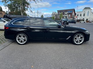 2022 BMW 5 серии 520i VII (G30/G31/G38) Рестайлинг, чёрный, 2690000 рублей, вид 3