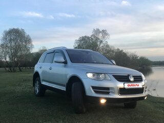 2008 Volkswagen Touareg I Рестайлинг, серебристый, 1300000 рублей, вид 1