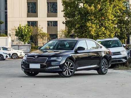 2025 Skoda Superb III Рестайлинг, чёрный, 3120004 рублей, вид 1