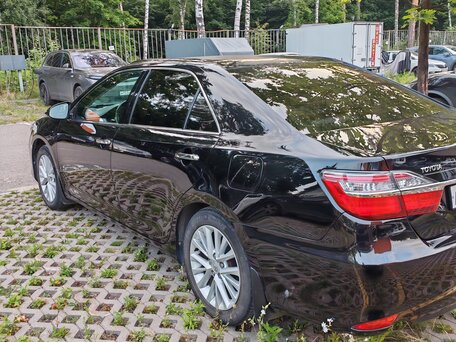 2015 Toyota Camry VII (XV50) Рестайлинг, чёрный, 1870000 рублей, вид 5