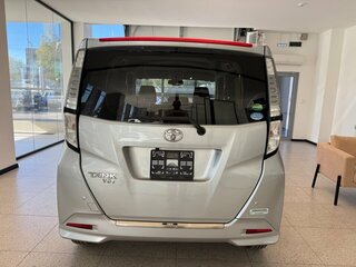 2017 Toyota Tank I, серебристый, 950000 рублей, вид 4