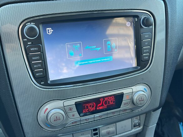 2010 Ford Focus II Рестайлинг, чёрный, 400000 рублей - вид 16