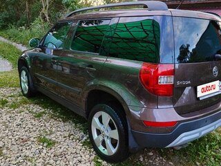 2015 Skoda Yeti I Рестайлинг, коричневый, 1350000 рублей, вид 5
