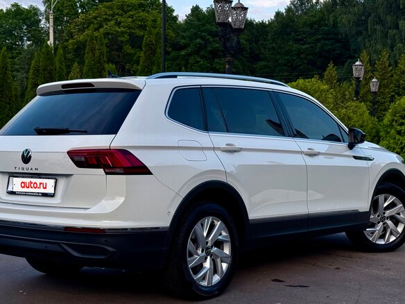 2022 Volkswagen Tiguan Allspace II Рестайлинг, белый - вид 9