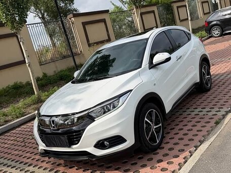 2022 Honda Vezel I Рестайлинг, белый, 1980000 рублей, вид 1