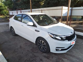 2016 Kia Rio III Рестайлинг, белый, 1295000 рублей, вид 4