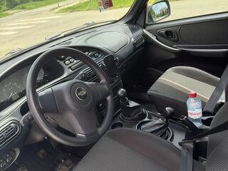 2017 Chevrolet Niva I Рестайлинг, серый, 780000 рублей, вид 5
