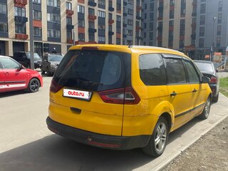 2014 Ford Galaxy II Рестайлинг, жёлтый, 495000 рублей, вид 4