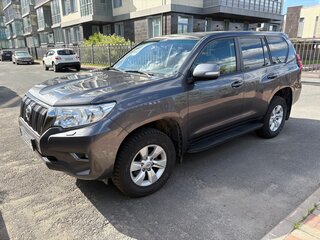 2017 Toyota Land Cruiser Prado 150 Series Рестайлинг 2, серый, 3300000 рублей, вид 5