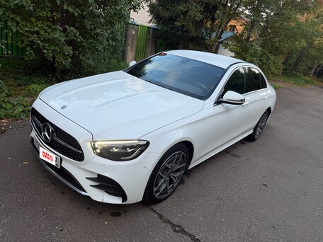 2020 Mercedes-Benz E-Класс 200 V (W213, S213, C238) Рестайлинг, белый, 3850000 рублей, вид 2