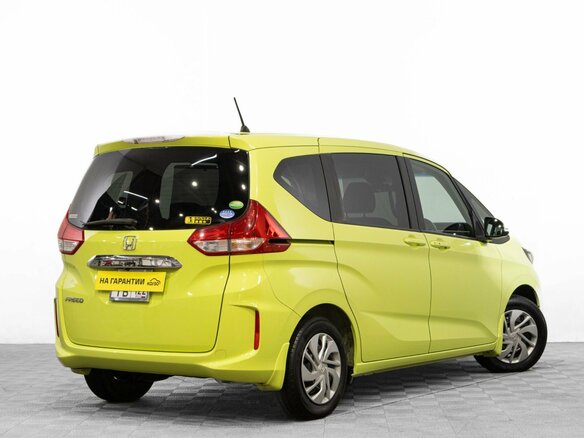 2017 Honda Freed II, жёлтый, 1639000 рублей - вид 3