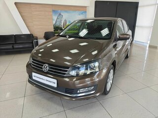 2015 Volkswagen Polo V Рестайлинг, коричневый, 835000 рублей, вид 1