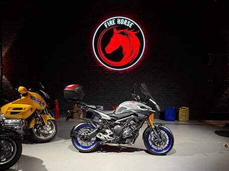 2015 Yamaha MT-09 Tracer (FJ-09), серебристый, 560000 рублей, вид 1