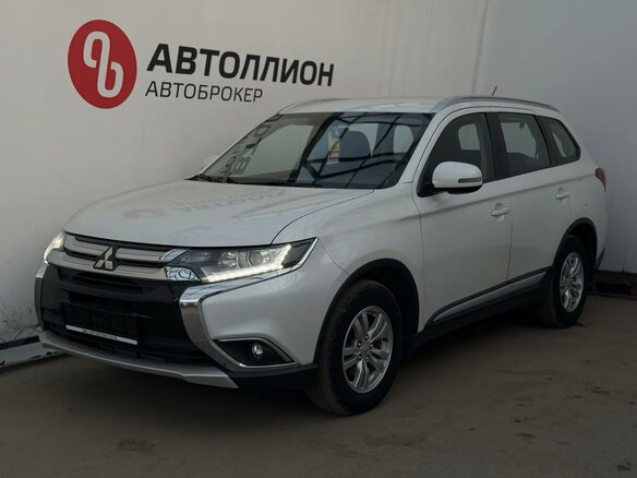 2015 Mitsubishi Outlander III Рестайлинг, белый