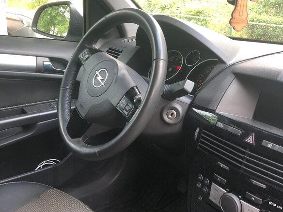 2012 Opel Astra H Рестайлинг, белый, 749000 рублей - вид 4