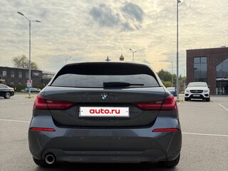 2020 BMW 1 серии 118i III (F40), синий, 2150000 рублей, вид 2