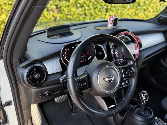 2021 Mini Hatch JCW III (F55/F56) Рестайлинг 2, серебристый, 3800000 рублей - вид 5