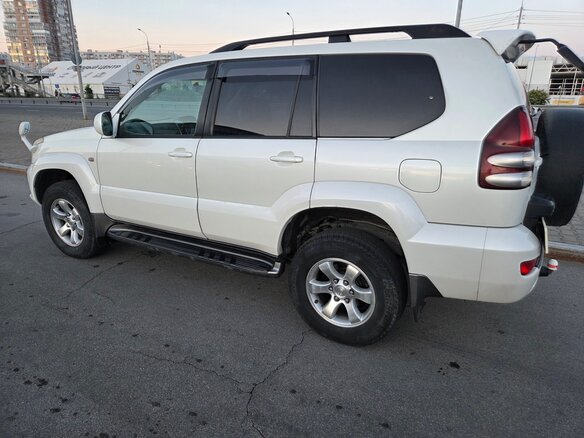 2002 Toyota Land Cruiser Prado 120 Series, белый, 2250000 рублей - вид 13
