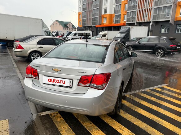 2010 Chevrolet Cruze I, серый - вид 1