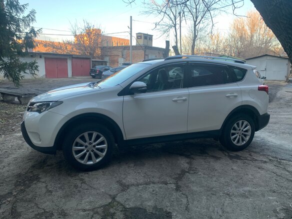 2014 Toyota RAV4 IV (XA40), белый, 2200000 рублей - вид 4