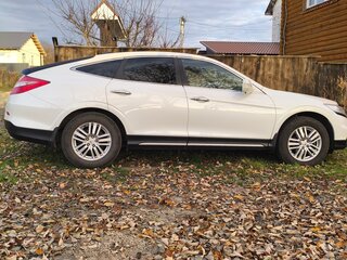 2014 Honda Crosstour I Рестайлинг, белый, 1650000 рублей, вид 4
