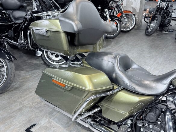 2017 Harley-Davidson Road Glide, зелёный, 1999000 рублей - вид 15