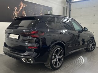 2025 BMW X5 Long 30Li IV (G05/G18) Рестайлинг, чёрный, 9999999 рублей, вид 2
