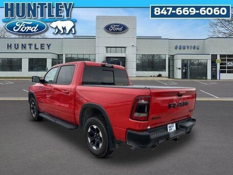 2022 Ram 1500 Quad Cab V, красный, 6003300 рублей, вид 5