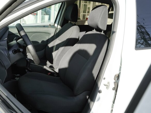 2017 Renault Logan II, белый - вид 9