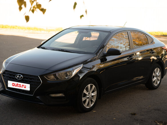 2018 Hyundai Solaris II, чёрный, 1350000 рублей - вид 2