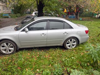 2005 Hyundai Sonata V (NF), серебристый, 600000 рублей, вид 4
