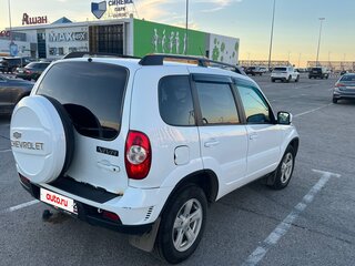 2017 Chevrolet Niva I Рестайлинг, белый, 800000 рублей, вид 5