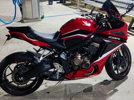 2022 Honda CBR 650R, красный, 900000 рублей, вид 3