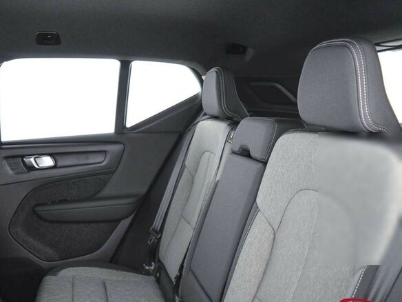 2026 Volvo XC40 I Рестайлинг, чёрный, 4670000 рублей - вид 8