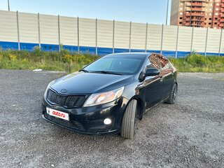 2013 Kia Rio 5-speed III, чёрный, 530000 рублей, вид 3