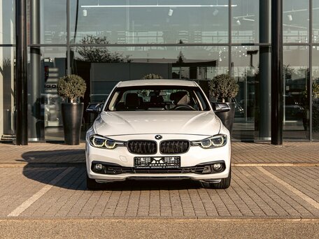 2017 BMW 3 серии 320i VI (F3x) Рестайлинг, белый, 1855000 рублей, вид 2