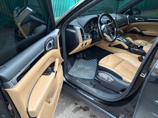 2017 Porsche Cayenne II Рестайлинг (958), чёрный, 3550000 рублей, вид 5