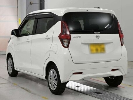 2022 Nissan Dayz II, белый, 680000 рублей, вид 4