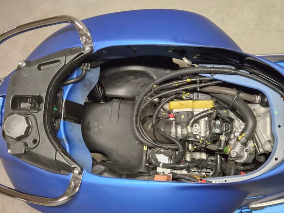 2019 Vespa GTS Super 300, синий, 560000 рублей - вид 18
