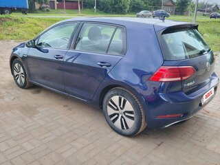 2019 Volkswagen e-Golf VII Рестайлинг, синий, 2300000 рублей, вид 3