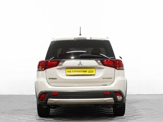 2015 Mitsubishi Outlander III Рестайлинг 2, белый, 1599000 рублей, вид 5