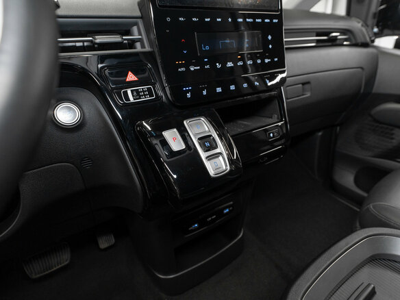 2021 Hyundai Staria I, белый - вид 19