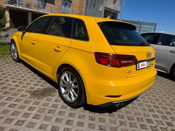 2017 Audi A3 III (8V) Рестайлинг, жёлтый, 1555555 рублей - вид 3