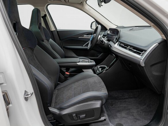2026 BMW X1 Long 25Li xDrive III (U11/U12), белый, 5990000 рублей - вид 25