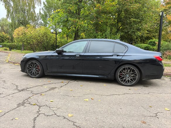 2017 BMW 7 серии Long 740Li xDrive VI (G11/G12), чёрный, 2950000 рублей - вид 6