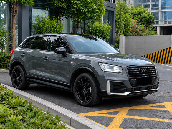 2023 Audi Q2 L 35 TFSI I Рестайлинг, серый, 1715000 рублей - вид 6