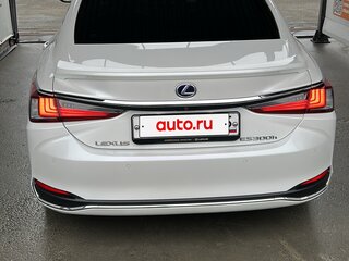 2021 Lexus ES 300h VII, белый, 4050000 рублей, вид 5